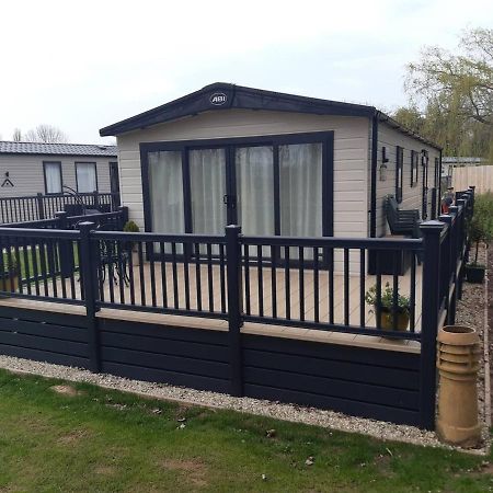 Captivating Bluebell Lodge 2-Bed Cotswolds Caravan Cirencester Zewnętrze zdjęcie