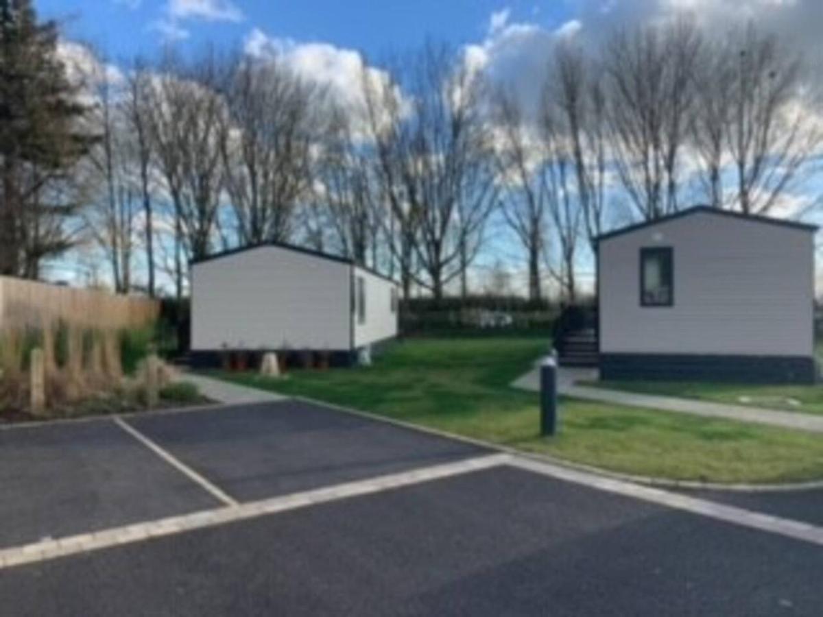 Captivating Bluebell Lodge 2-Bed Cotswolds Caravan Cirencester Zewnętrze zdjęcie