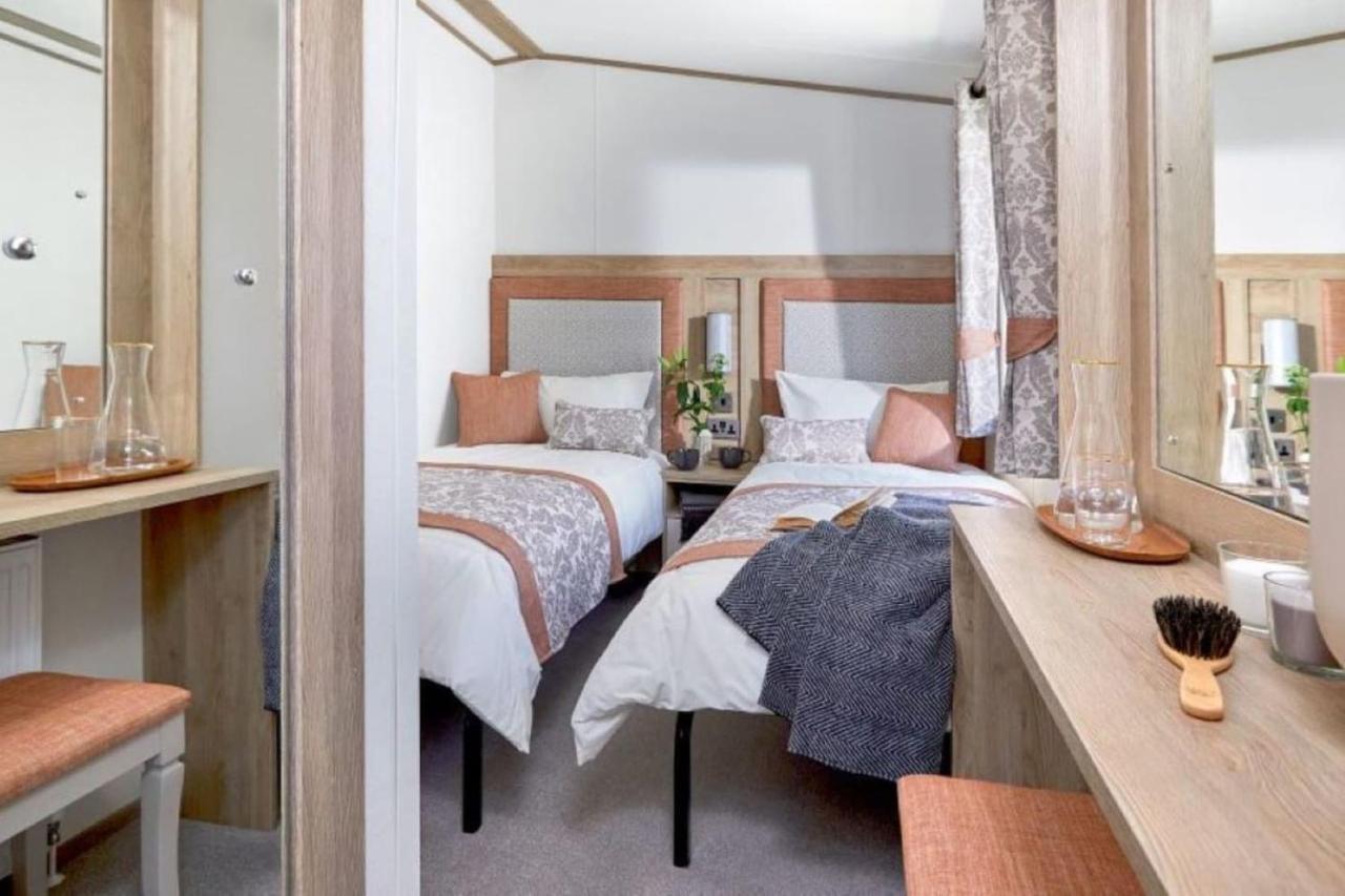 Captivating Bluebell Lodge 2-Bed Cotswolds Caravan Cirencester Zewnętrze zdjęcie