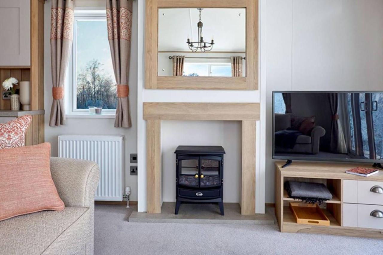Captivating Bluebell Lodge 2-Bed Cotswolds Caravan Cirencester Zewnętrze zdjęcie