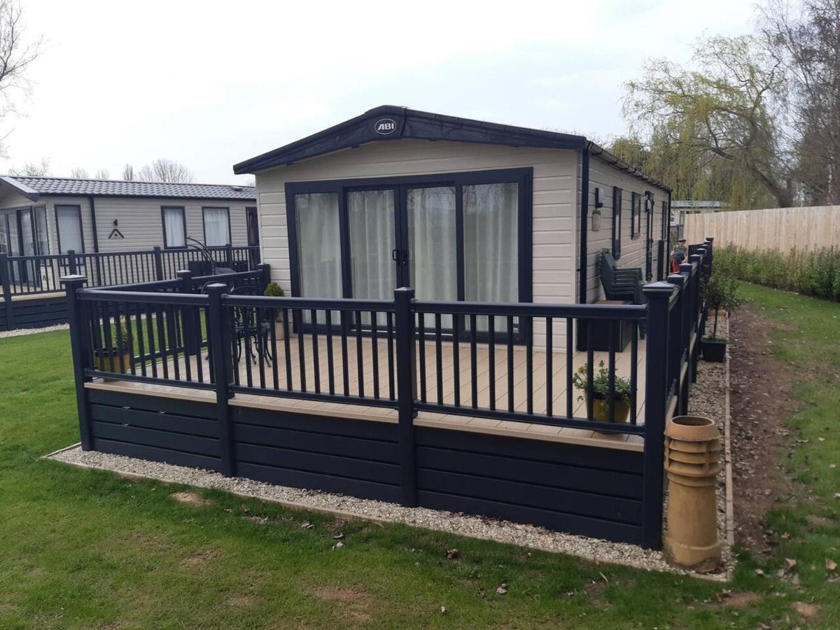 Captivating Bluebell Lodge 2-Bed Cotswolds Caravan Cirencester Zewnętrze zdjęcie
